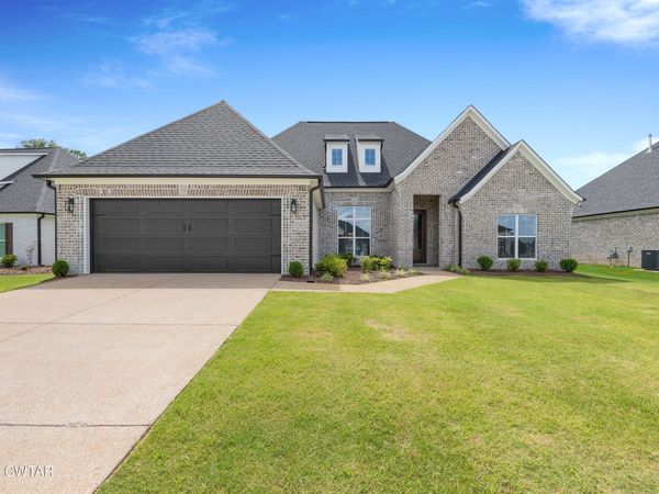 15 Creekbend Cove, Jackson, TN 38305