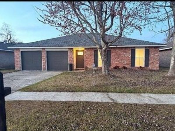 106 LEONELL Circle, Slidell, LA 70458