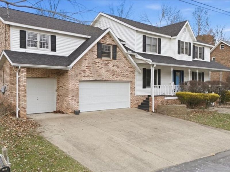 1621 Lakewood Circle, Washington, WV 26181 Photo 2