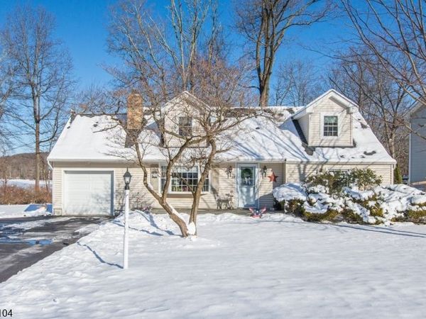 30 Edgewater Dr, Denville, NJ 07834