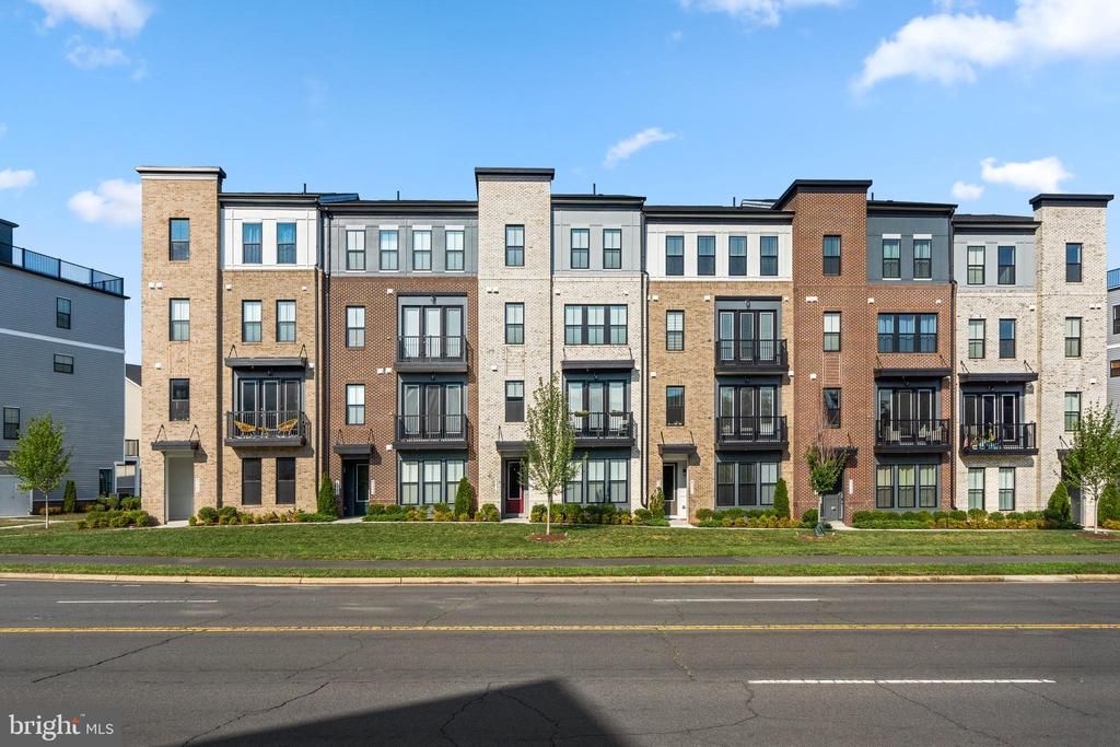 43376 Farringdon Square, Broadlands, VA 20148 Main Photo