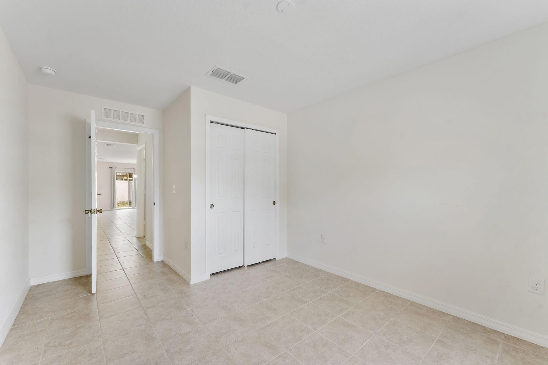 5330 NW Pine Trail Circle, Port Saint Lucie, FL 34983 Photo