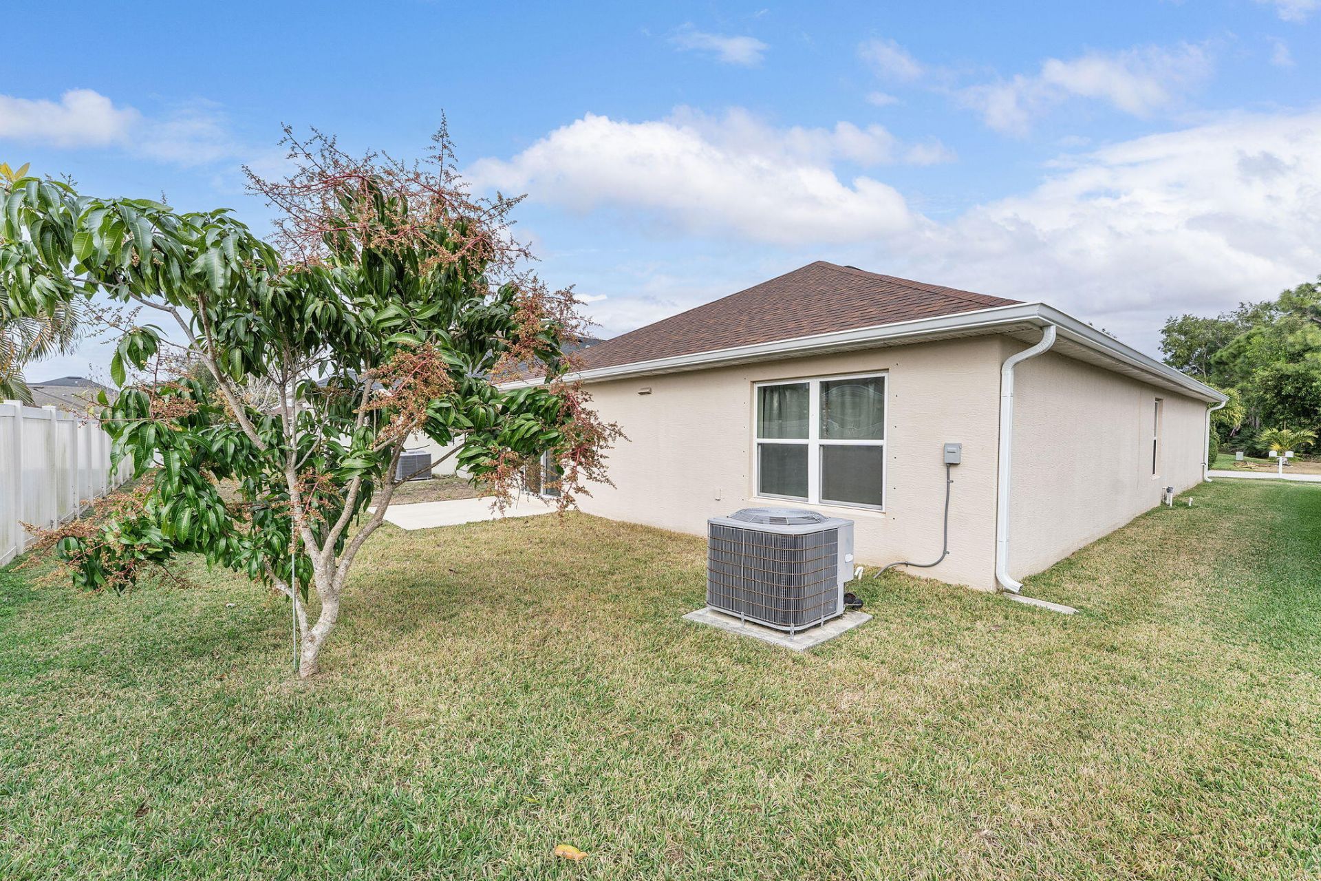 5330 NW Pine Trail Circle, Port Saint Lucie, FL 34983 Photo