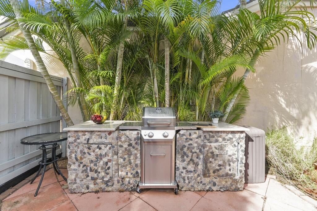 215 Citrus Trail, Boynton Beach, FL 33436 Photo