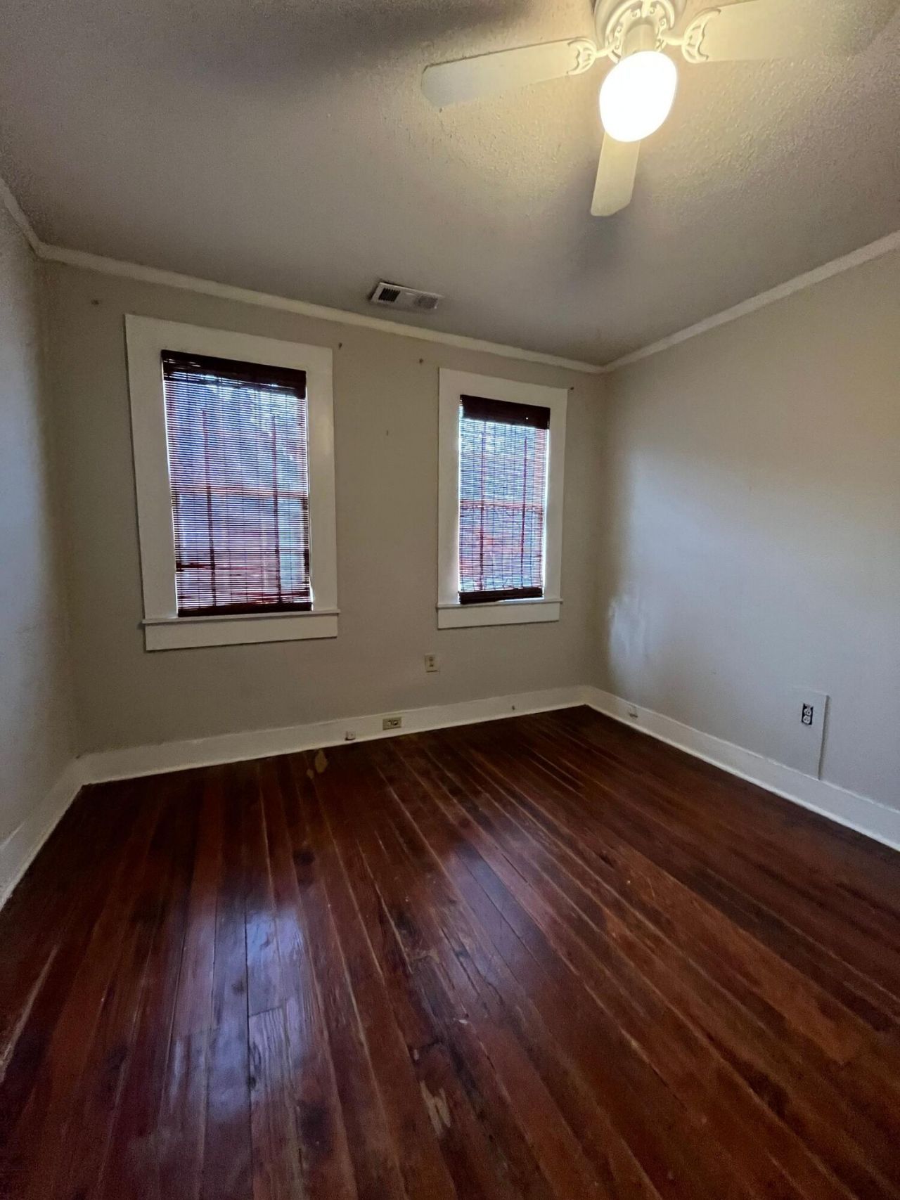 160 Coming Street Photo 14