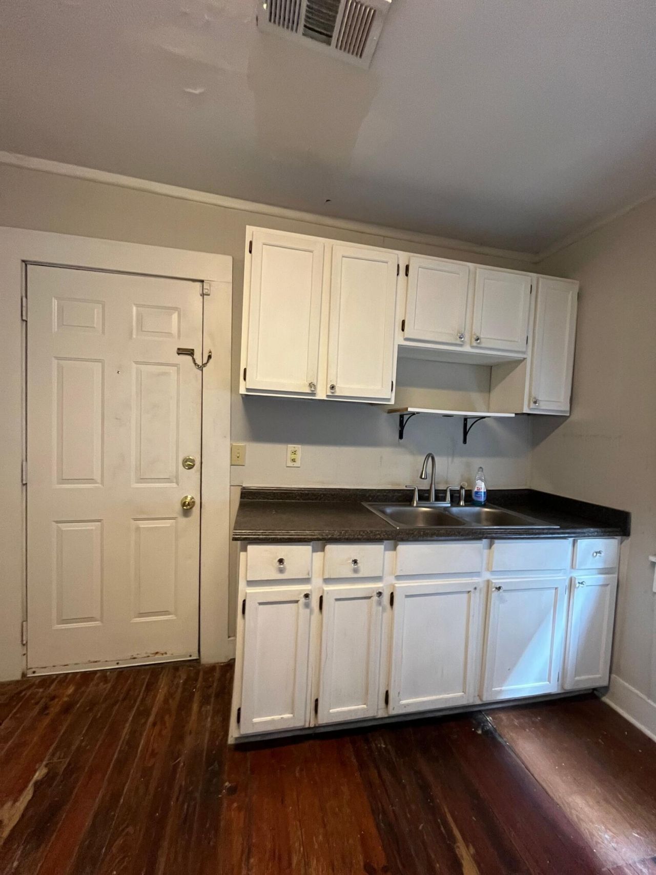 160 Coming Street Photo 8