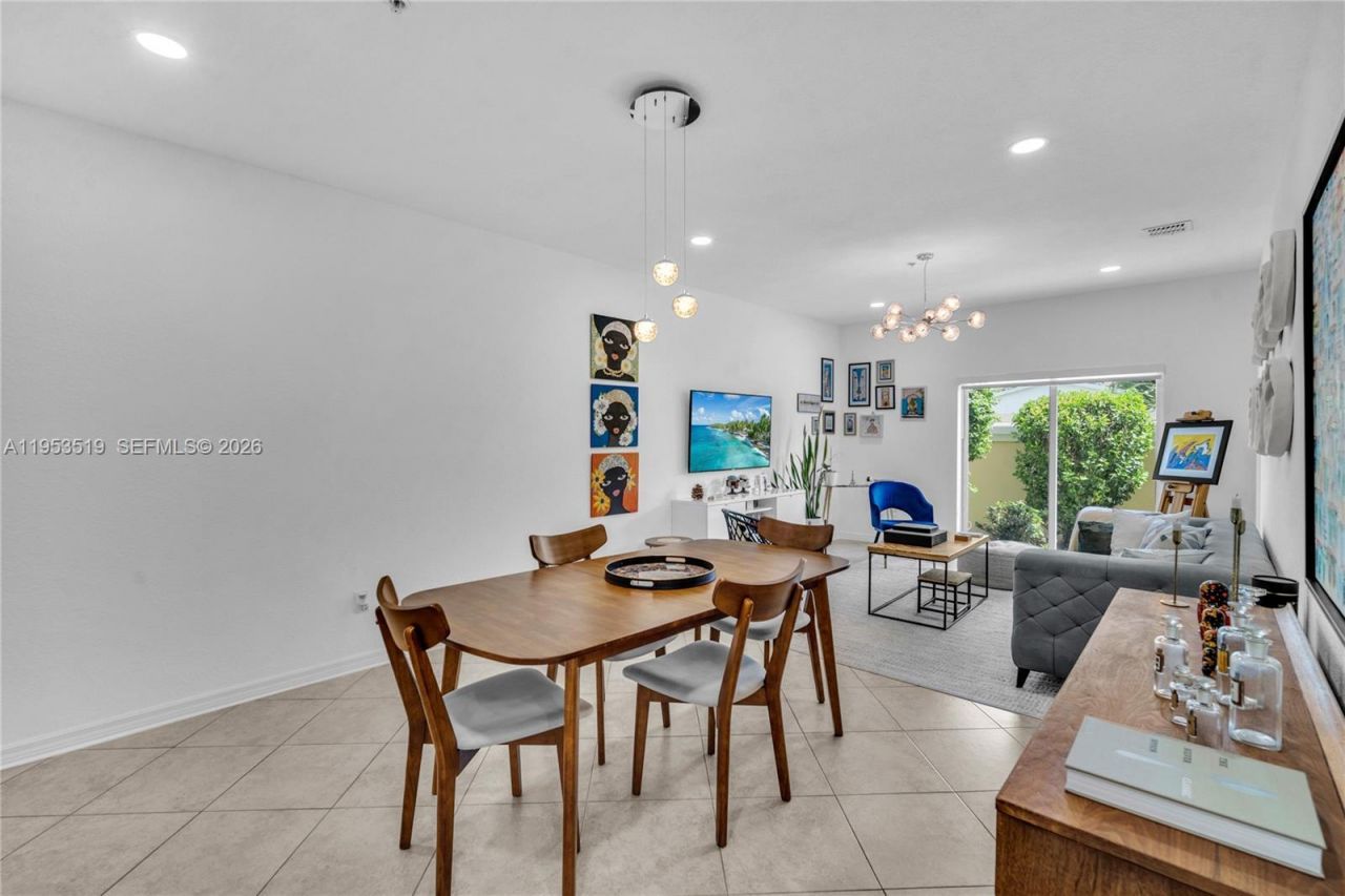 121 NW 2nd Ave, Unit 4, Hallandale Beach, FL 33009 Photo