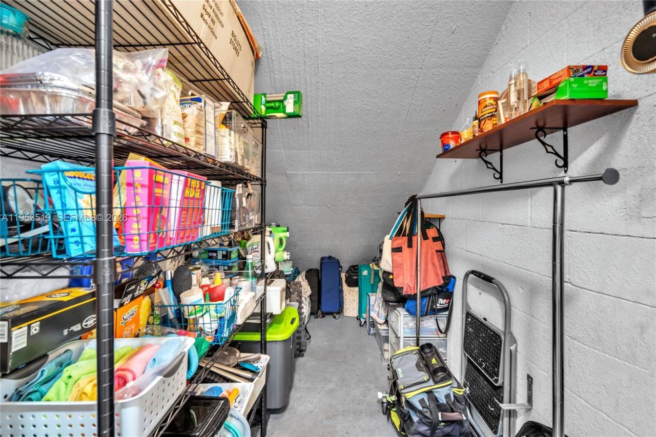 121 NW 2nd Ave, Unit 4, Hallandale Beach, FL 33009 Photo