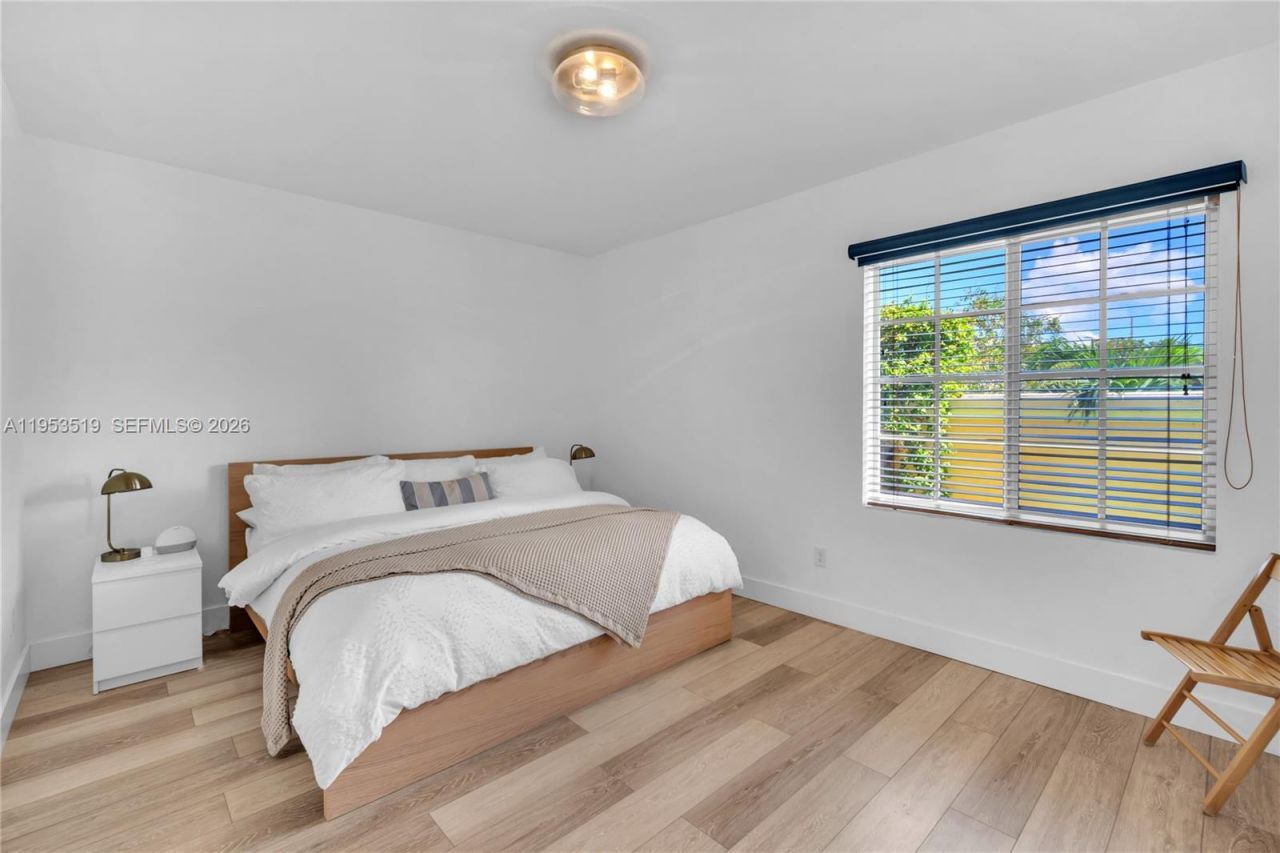 121 NW 2nd Ave, Unit 4, Hallandale Beach, FL 33009 Photo