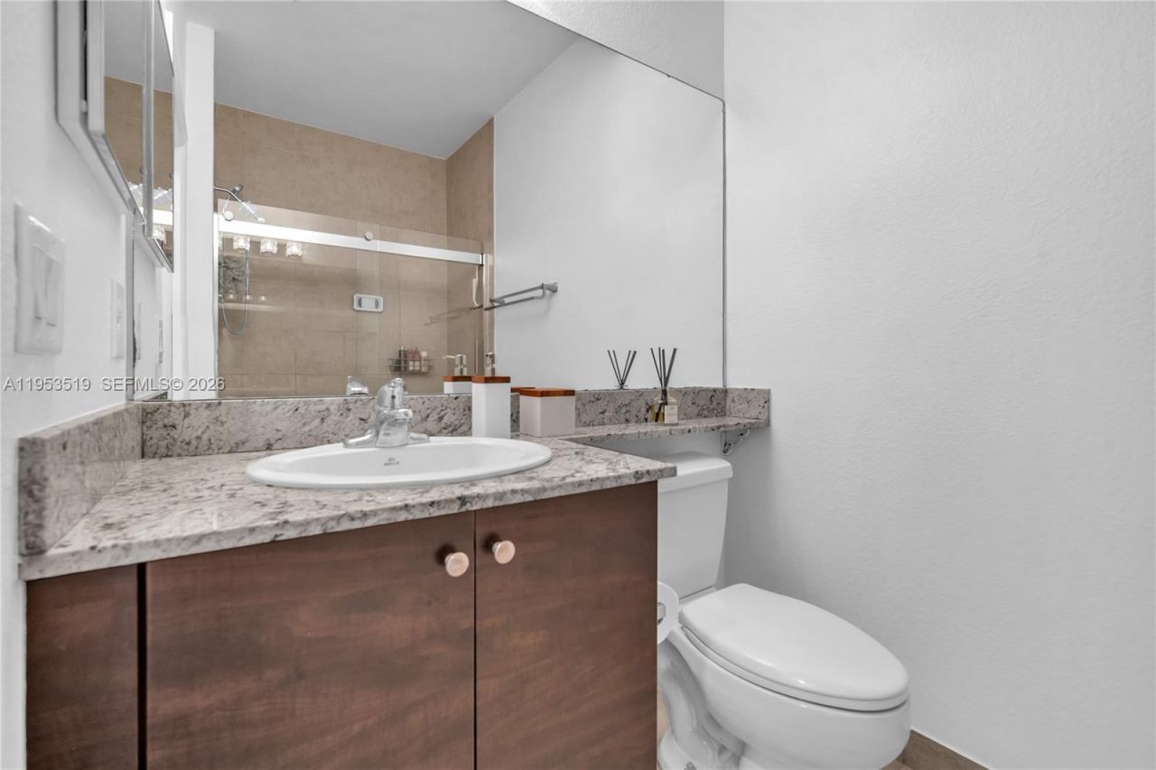 121 NW 2nd Ave, Unit 4, Hallandale Beach, FL 33009 Photo