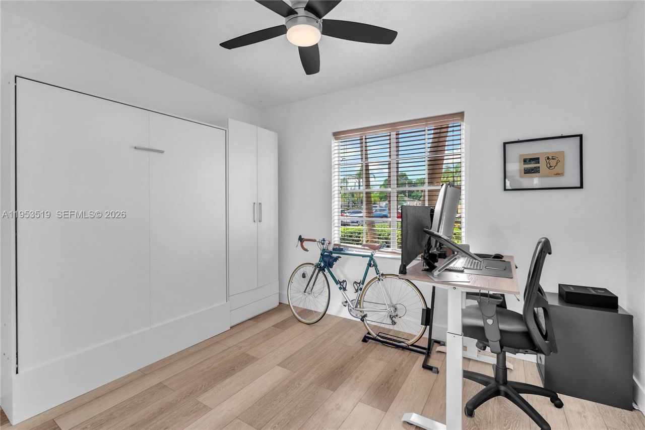 121 NW 2nd Ave, Unit 4, Hallandale Beach, FL 33009 Photo