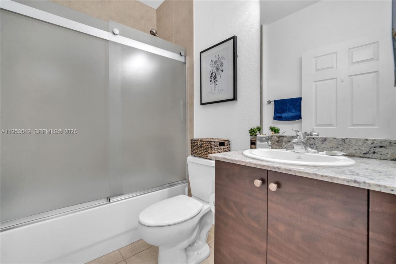 121 NW 2nd Ave, Unit 4, Hallandale Beach, FL 33009 Photo