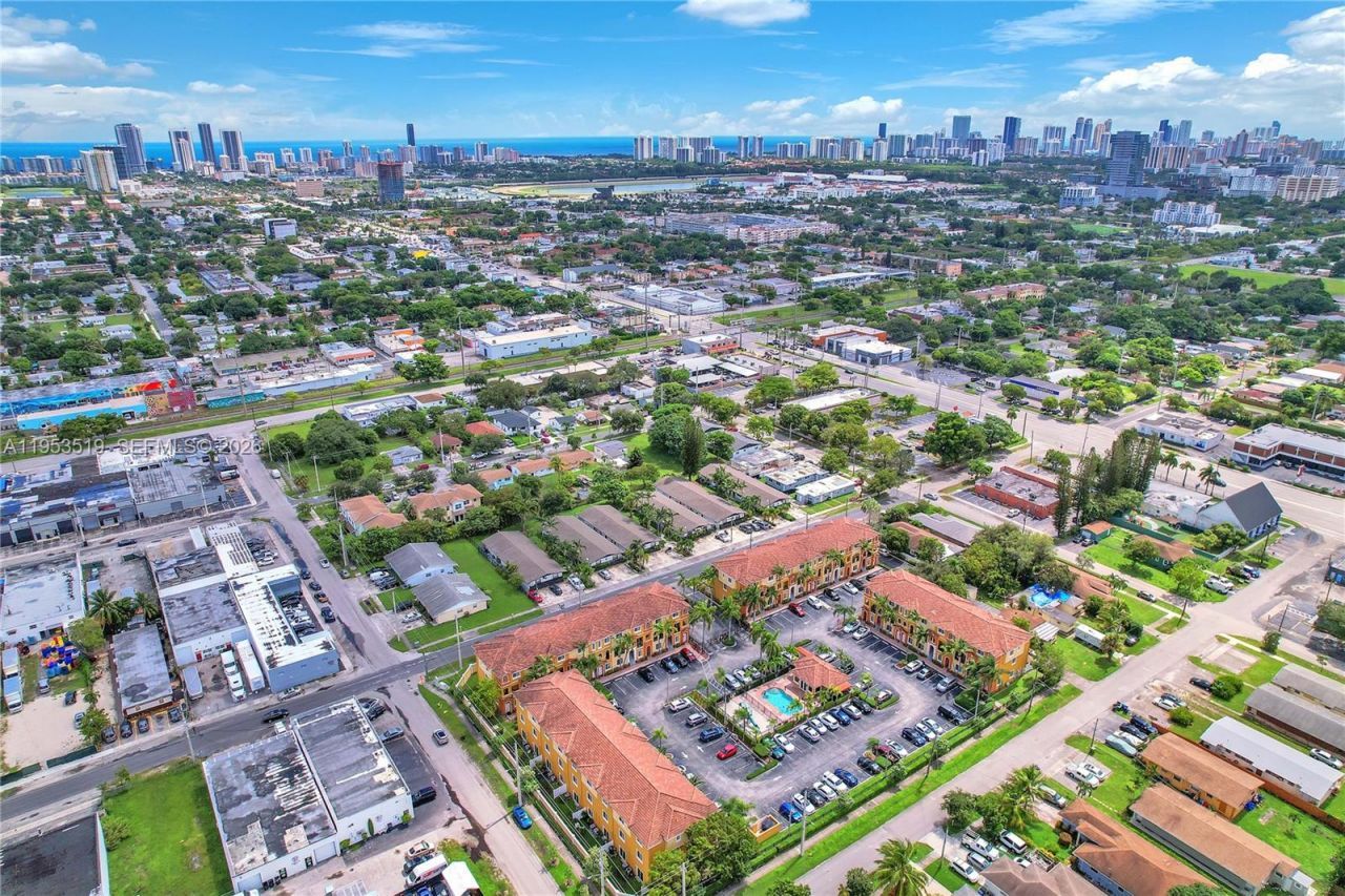 121 NW 2nd Ave, Unit 4, Hallandale Beach, FL 33009 Photo