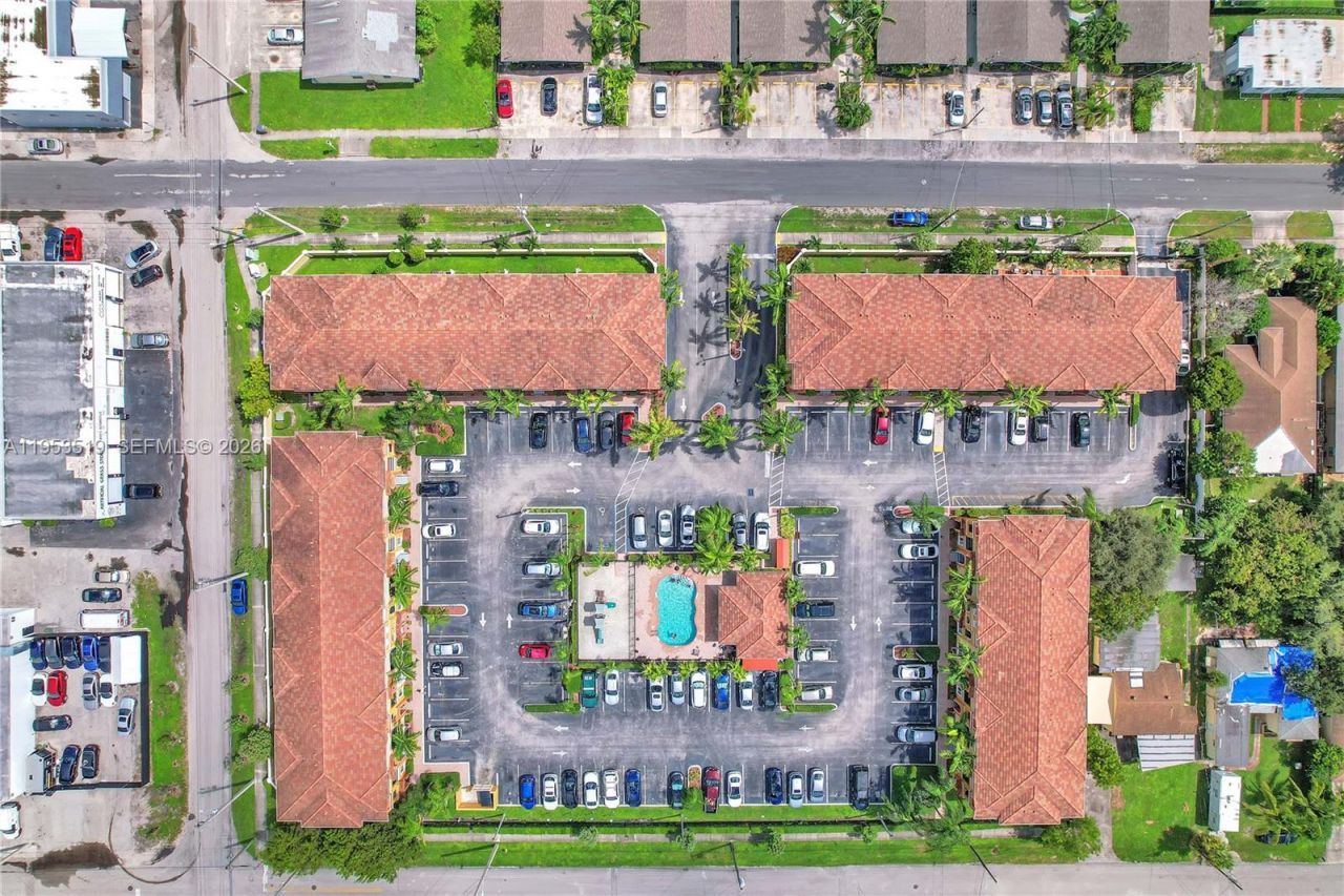 121 NW 2nd Ave, Unit 4, Hallandale Beach, FL 33009 Photo