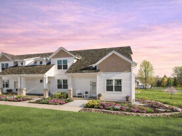 2651 New Century Boulevard S, Maplewood, MN 55119