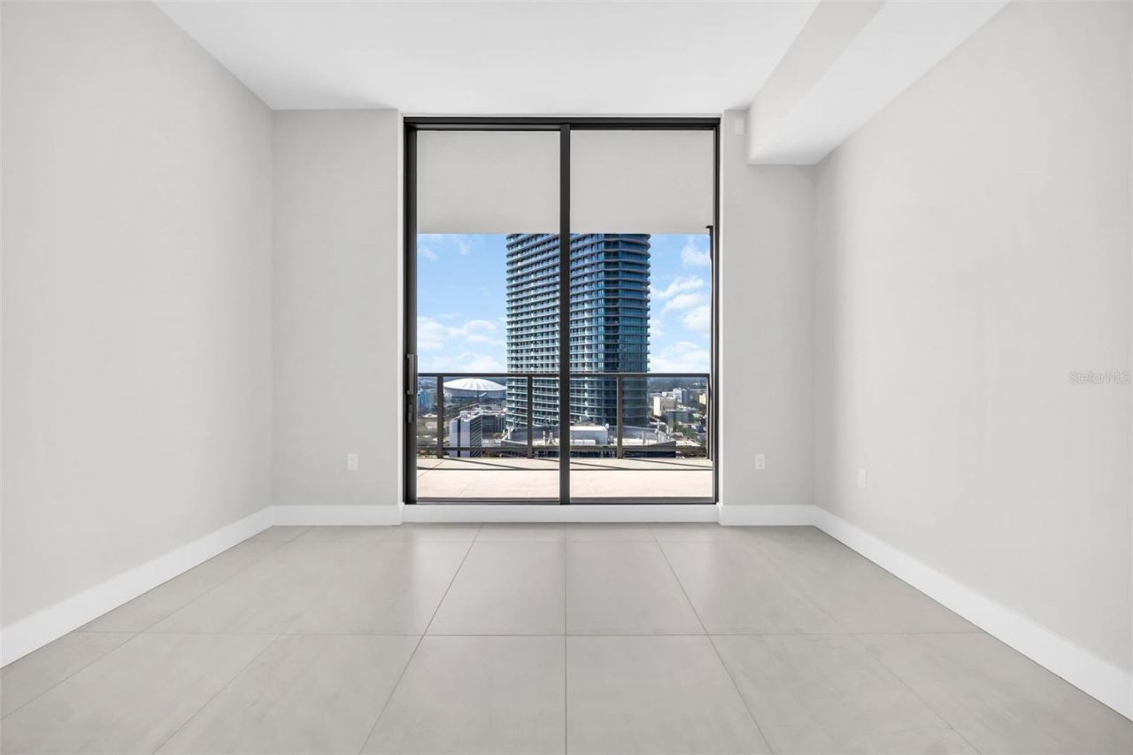 275 1st Avenue S, Unit 2807, Saint Petersburg, FL 33701 Photo