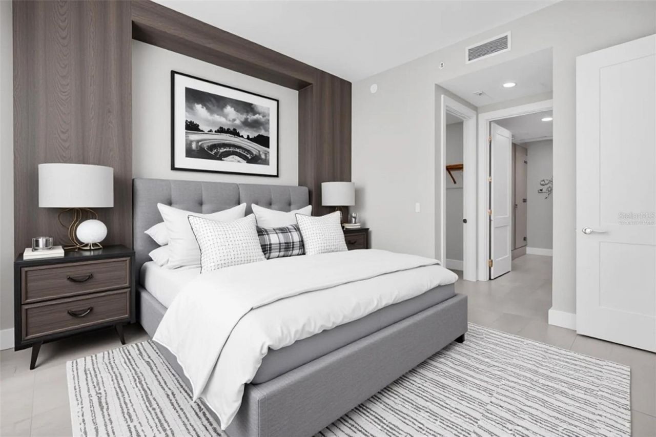 275 1st Avenue S, Unit 2807, Saint Petersburg, FL 33701 Photo