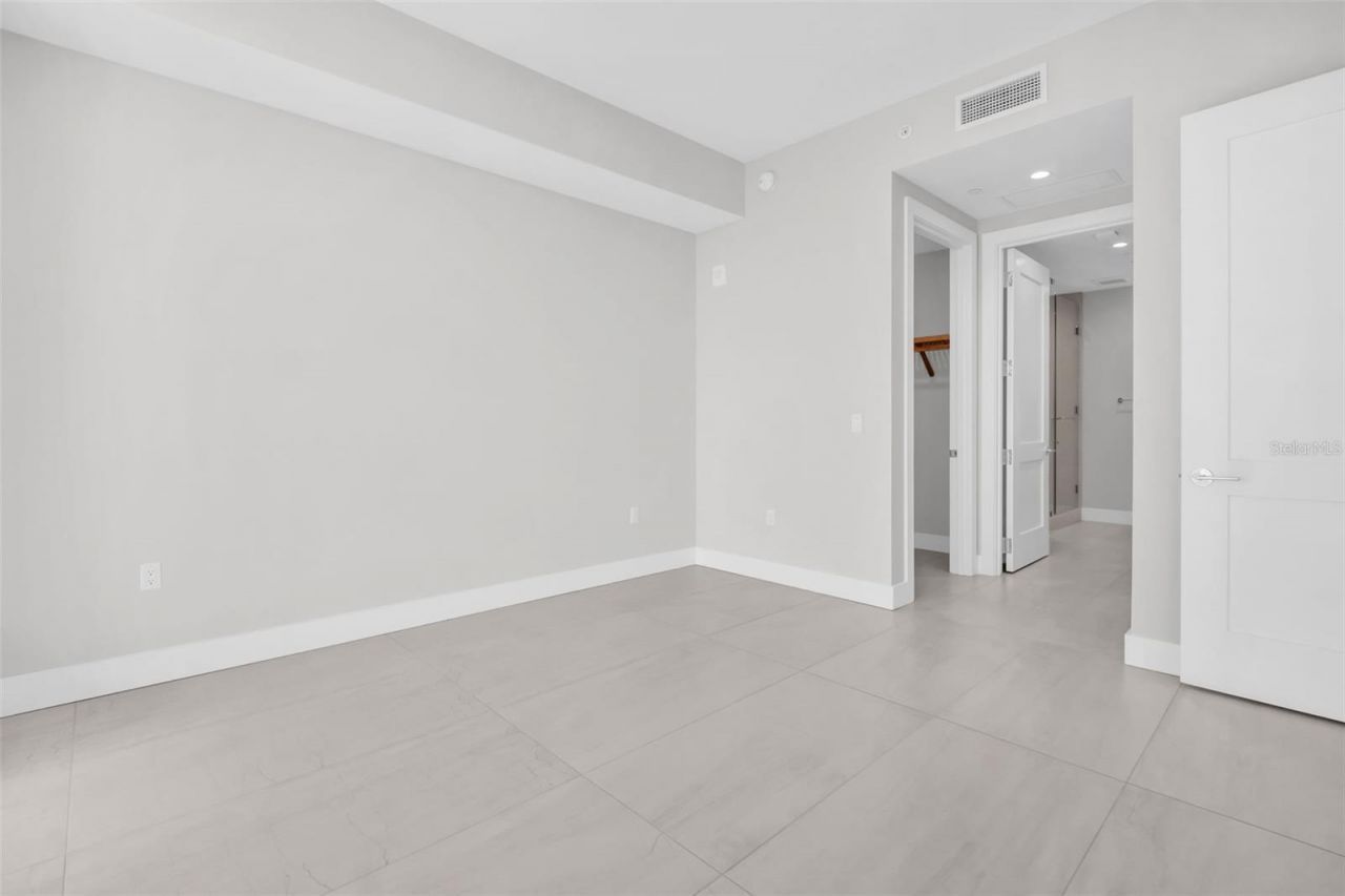 275 1st Avenue S, Unit 2807, Saint Petersburg, FL 33701 Photo