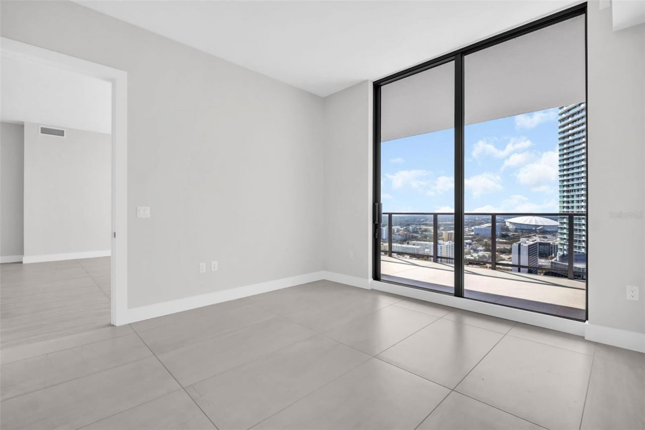 275 1st Avenue S, Unit 2807, Saint Petersburg, FL 33701 Photo