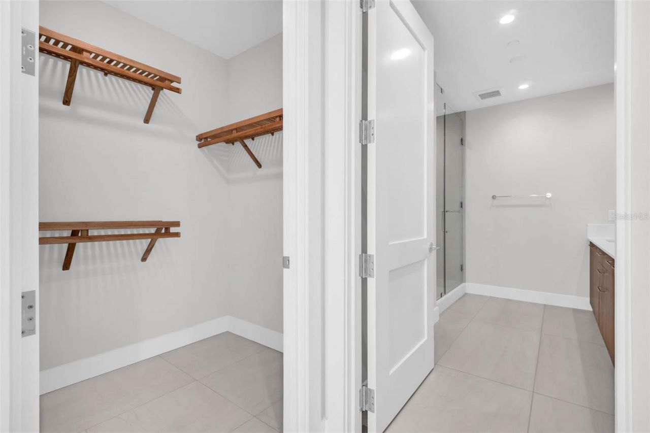 275 1st Avenue S, Unit 2807, Saint Petersburg, FL 33701 Photo