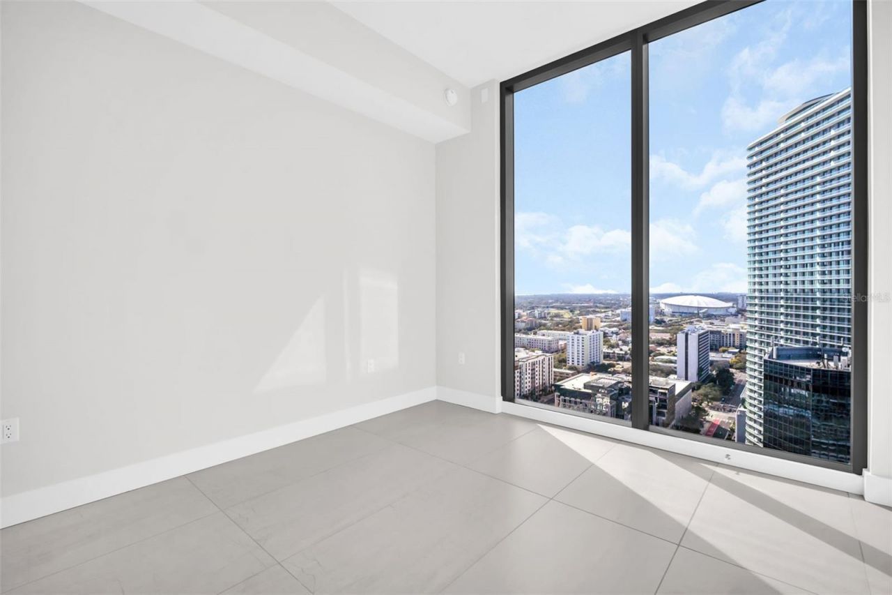 275 1st Avenue S, Unit 2807, Saint Petersburg, FL 33701 Photo