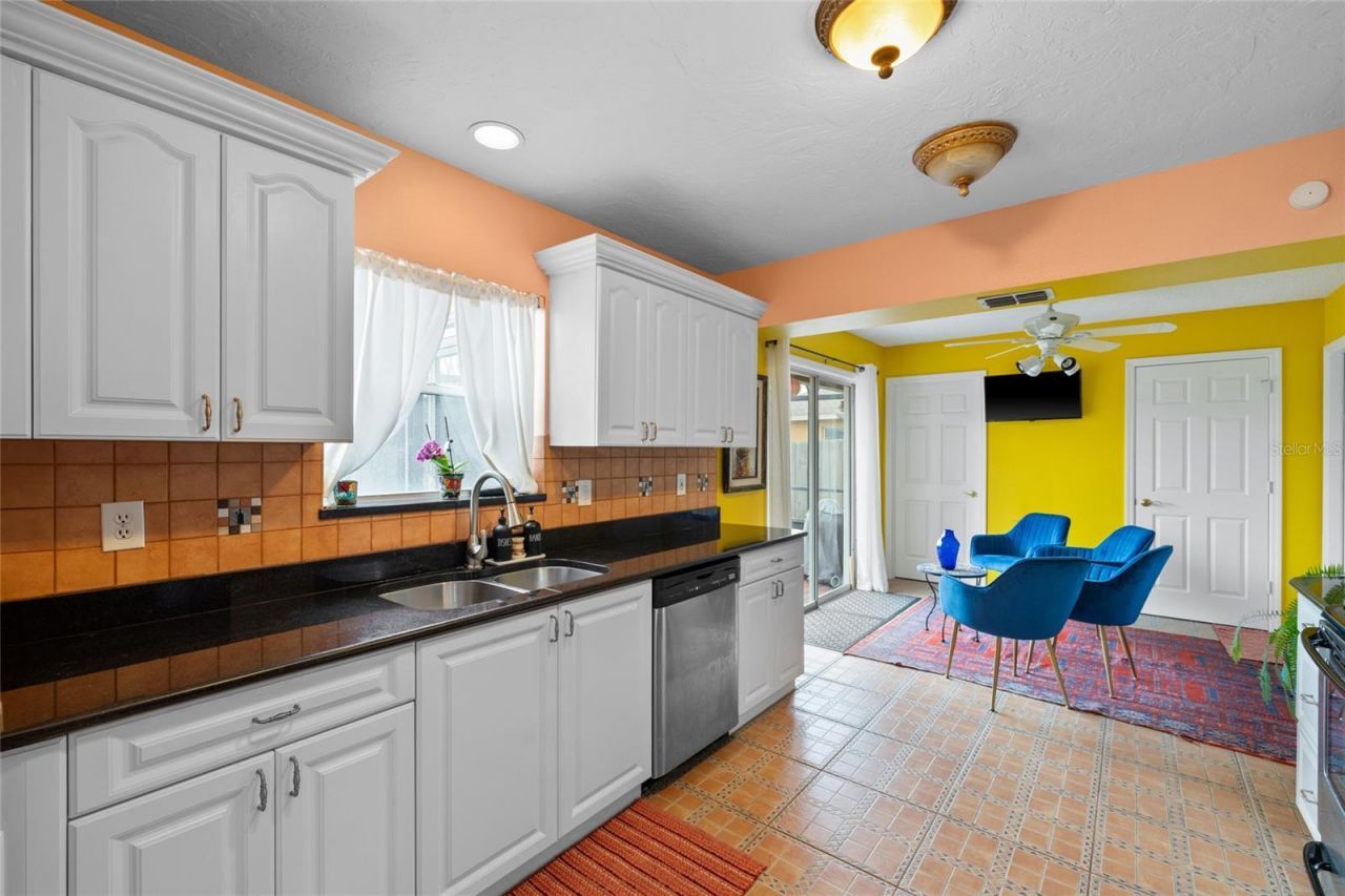 3910 77th Place E, Sarasota, FL 34243 Photo