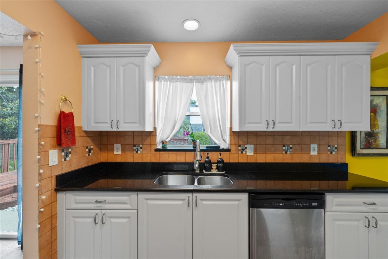 3910 77th Place E, Sarasota, FL 34243 Photo