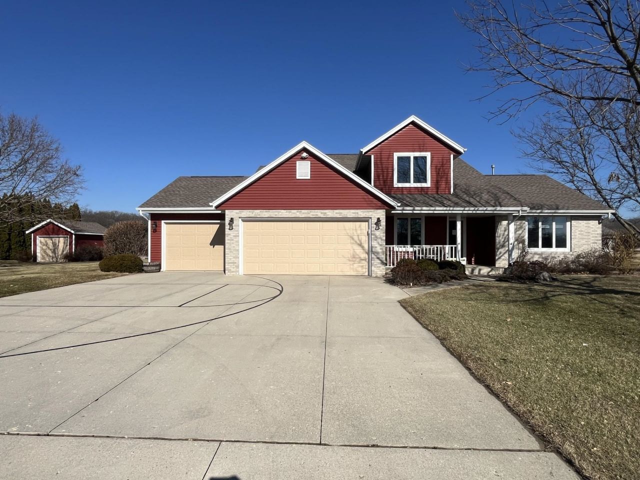 6692 W Thornapple Drive, Janesville, WI 53548 Main Photo