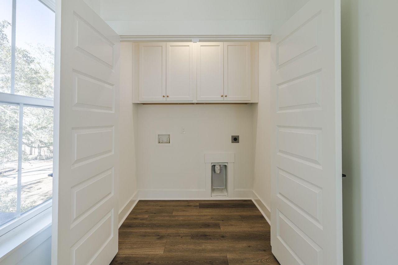 1360 Lucinda Street Photo 22