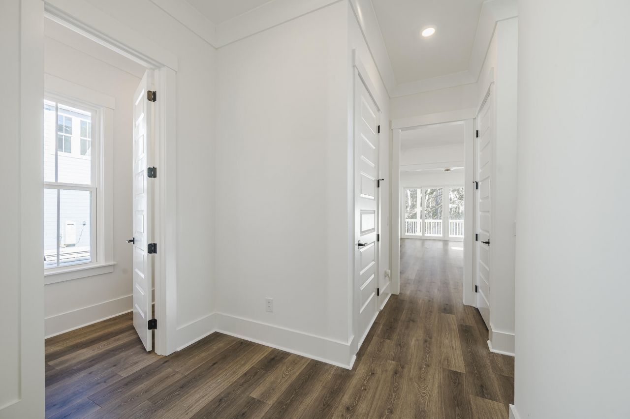 1360 Lucinda Street Photo 5