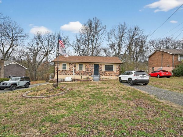 717 Ranch Hill DR, Clarksville, TN 37042