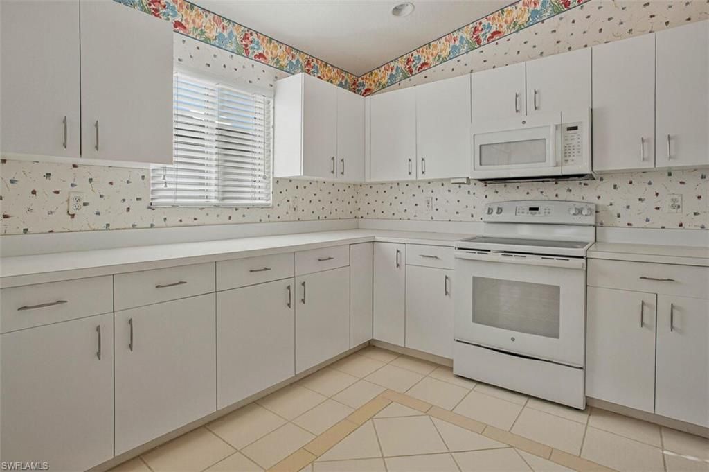 8496 Southbridge Dr, Unit 3, Estero, FL 33967 Photo