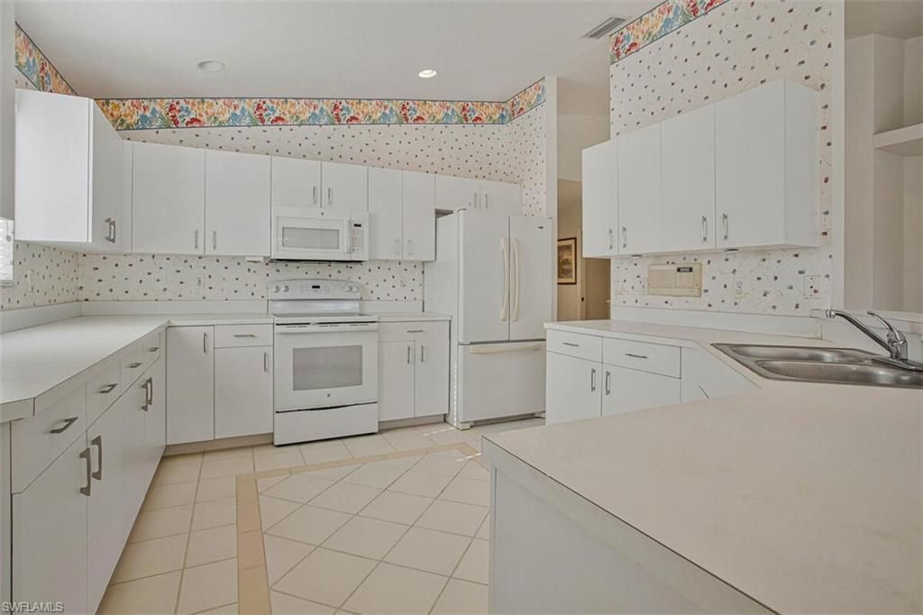 8496 Southbridge Dr, Unit 3, Estero, FL 33967 Photo