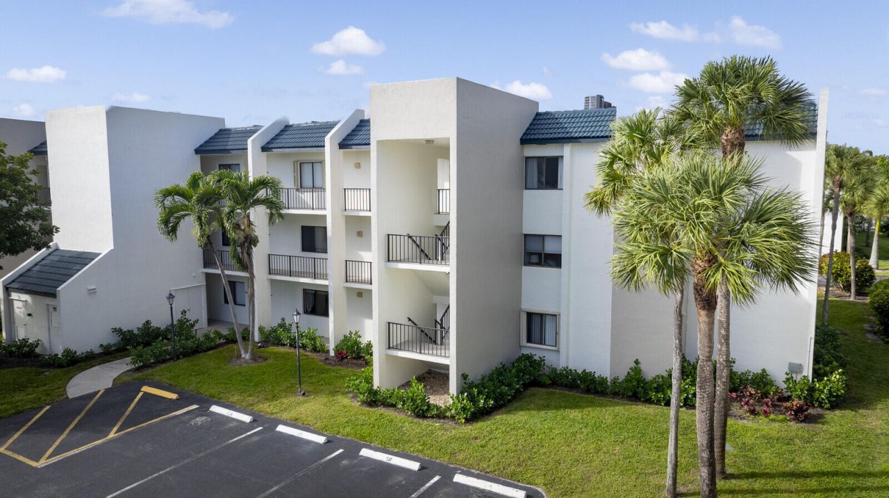 1605 S Us Highway 1, Unit V6-102, Jupiter, FL 33477 Photo