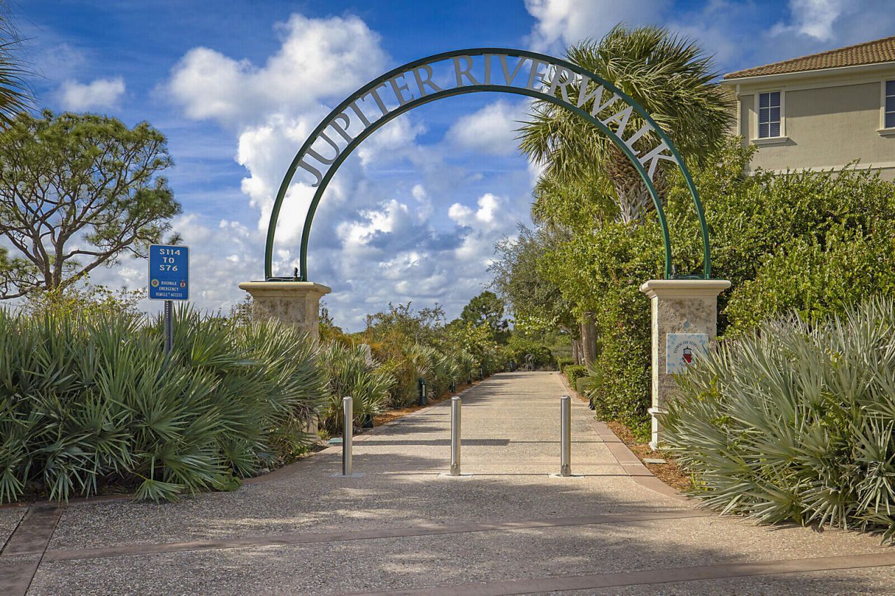 1605 S Us Highway 1, Unit V6-102, Jupiter, FL 33477 Photo