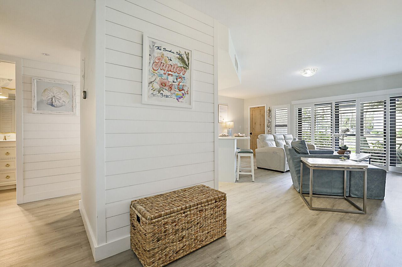 1605 S Us Highway 1, Unit V6-102, Jupiter, FL 33477 Photo