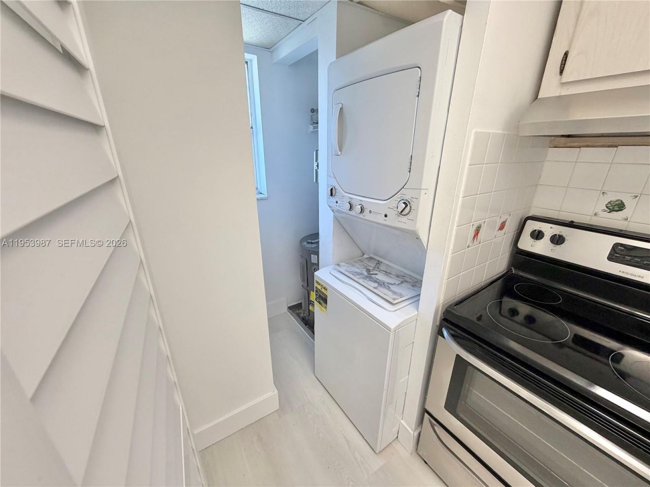 8000 Fairview Dr, Unit 203, Tamarac, FL 33321 Photo