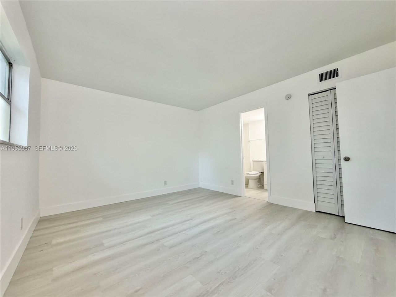 8000 Fairview Dr, Unit 203, Tamarac, FL 33321 Photo