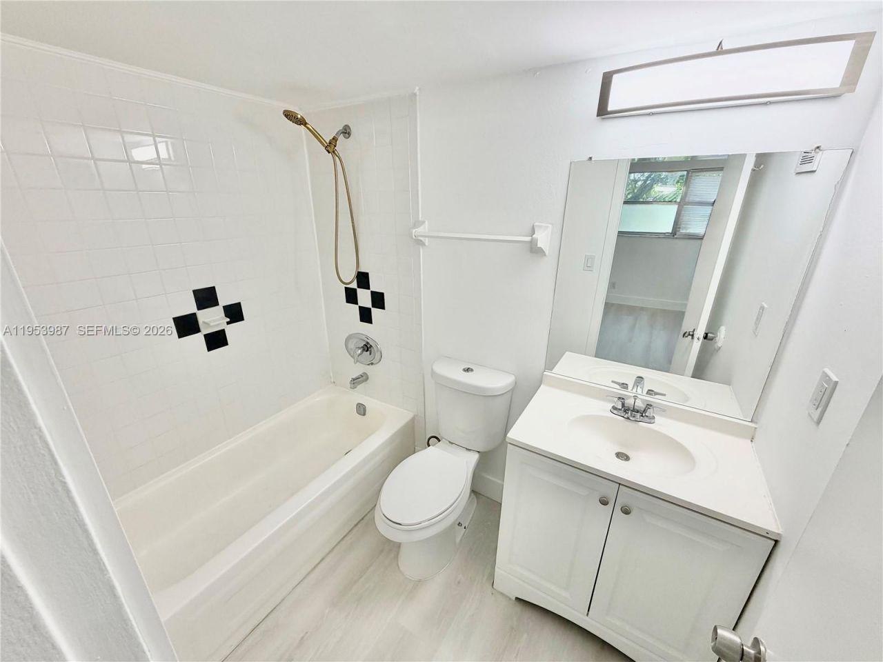 8000 Fairview Dr, Unit 203, Tamarac, FL 33321 Photo