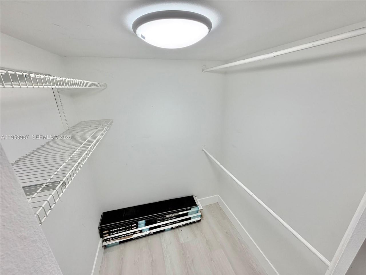 8000 Fairview Dr, Unit 203, Tamarac, FL 33321 Photo