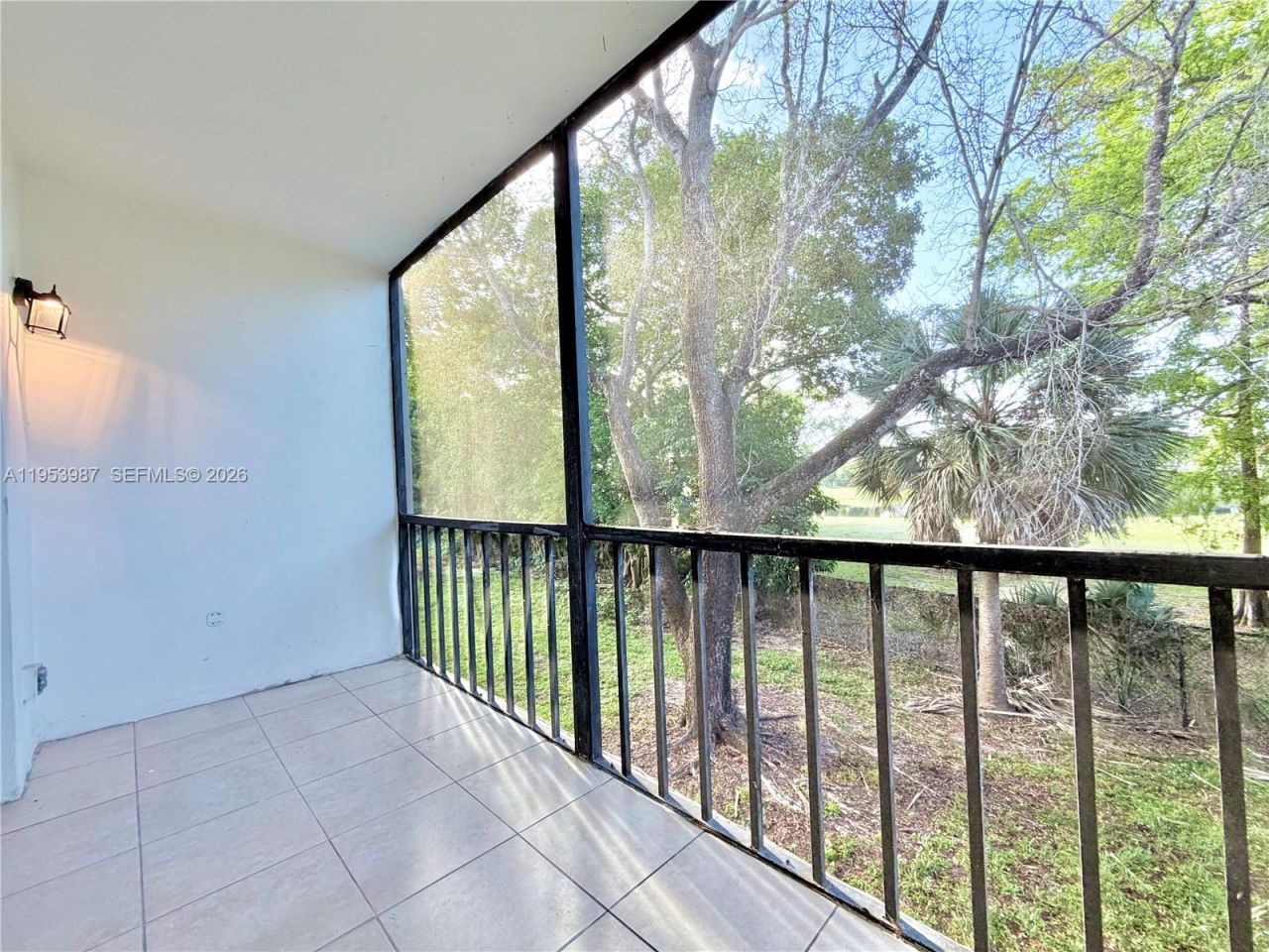 8000 Fairview Dr, Unit 203, Tamarac, FL 33321 Photo