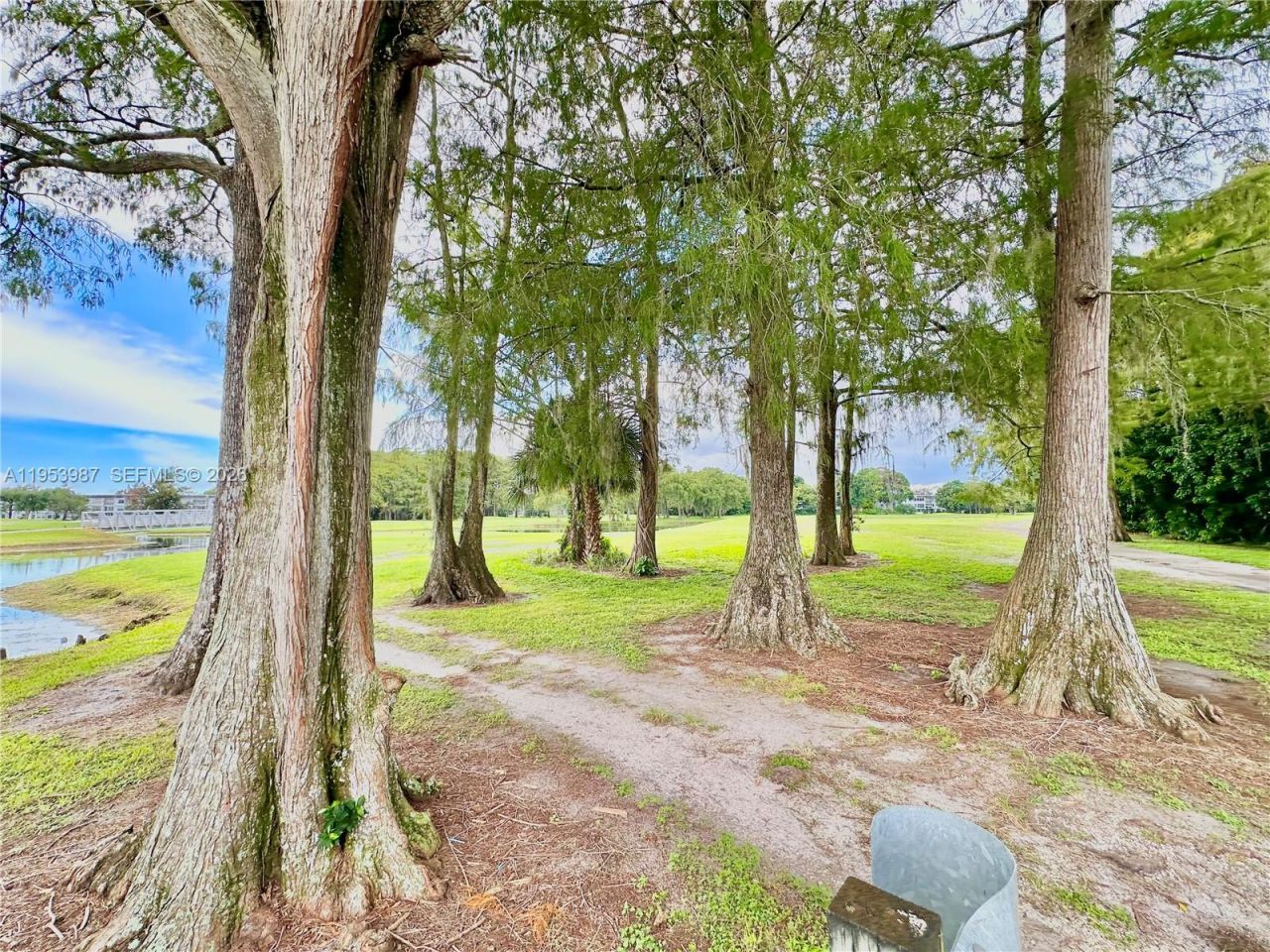 8000 Fairview Dr, Unit 203, Tamarac, FL 33321 Photo