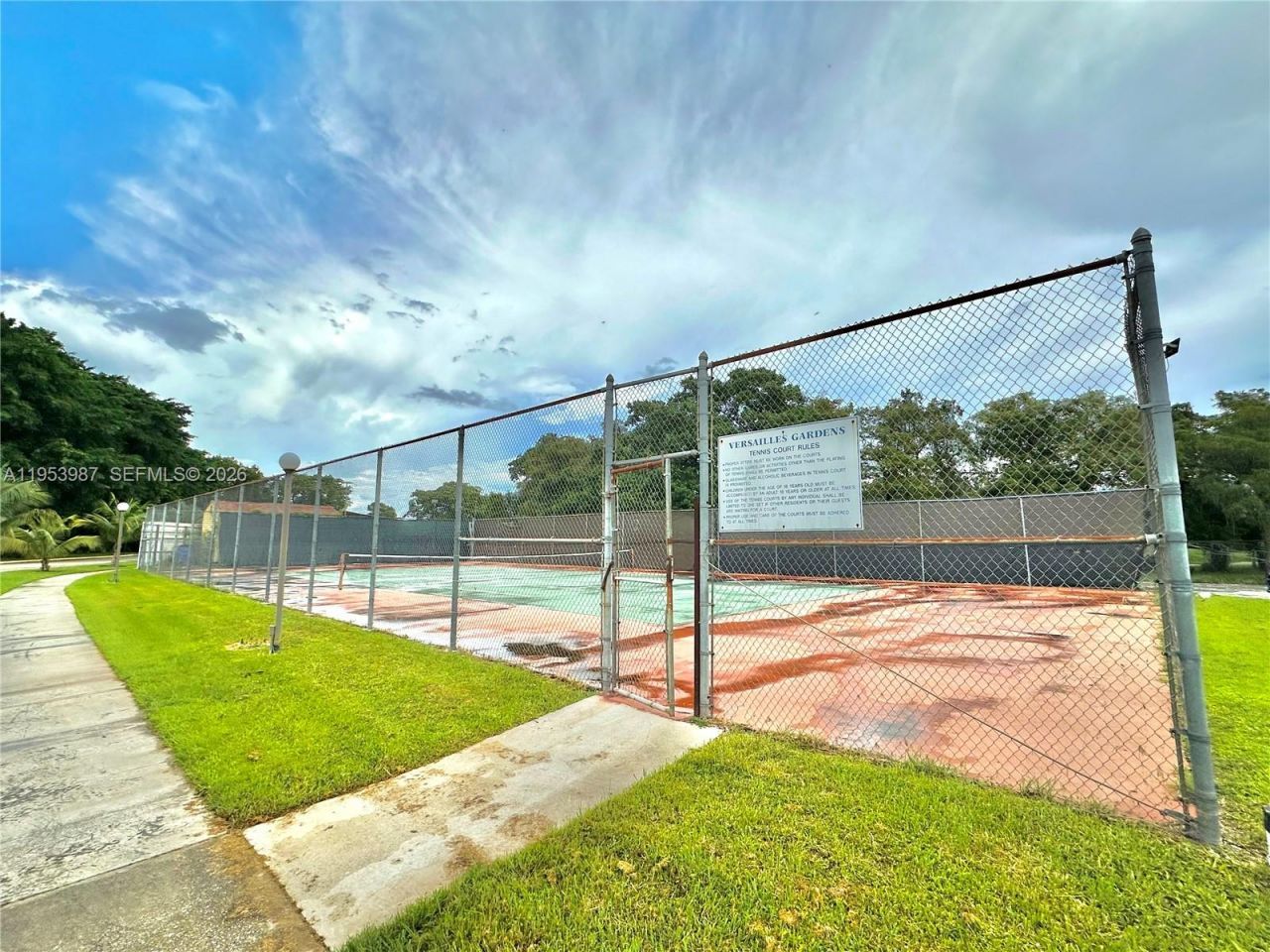 8000 Fairview Dr, Unit 203, Tamarac, FL 33321 Photo