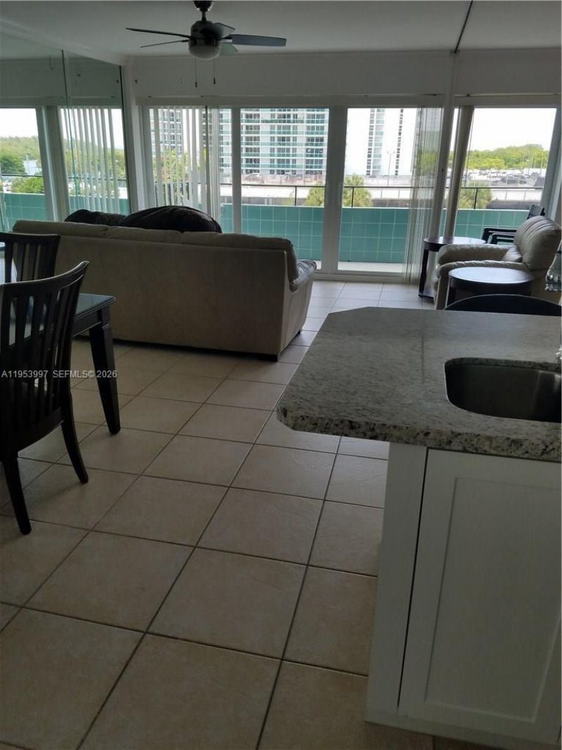 220 Kings Point Dr , Unit 501, Sunny Isles Beach, FL 33160 Photo