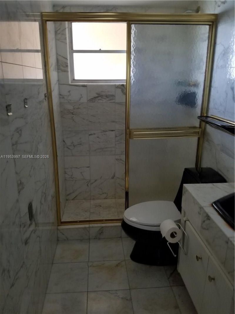 220 Kings Point Dr , Unit 501, Sunny Isles Beach, FL 33160 Photo