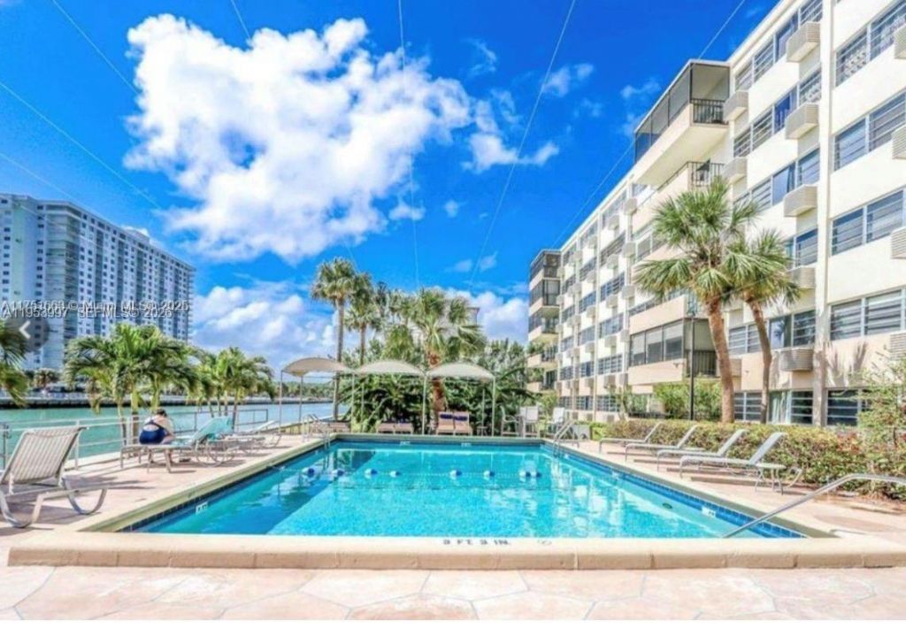 220 Kings Point Dr, Unit 501, Sunny Isles Beach, FL 33160 Photo