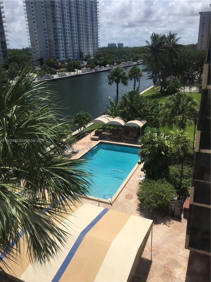 220 Kings Point Dr , Unit 501, Sunny Isles Beach, FL 33160 Photo