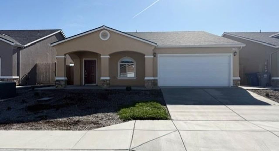 1124 E Orange St, Avenal, CA 93204 Photo