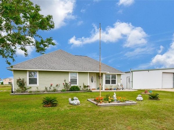 56 Buckskin Drive, Palacios, TX 77465