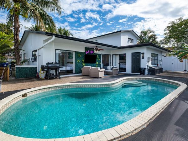 1551 SE 23rd Avenue, Pompano Beach, FL 33062